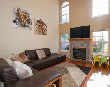 201 White Pine Court - Photo Thumbnail 14