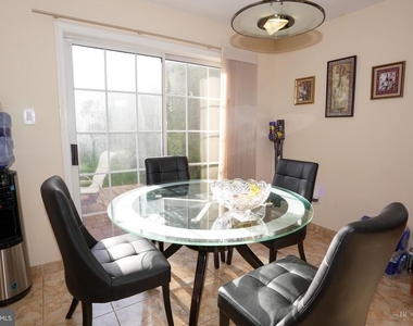 201 White Pine Court - Photo Thumbnail 22
