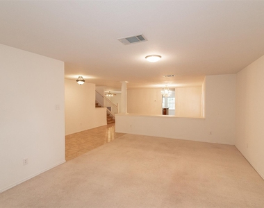11308 Blairview Ln - Photo Thumbnail 4