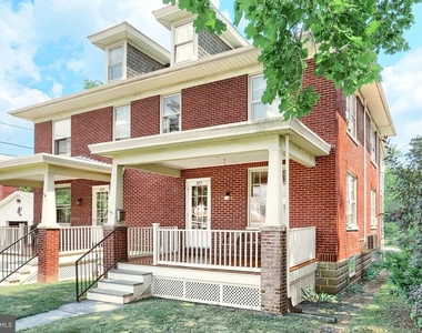 317 N Stratton Street - Photo Thumbnail 1