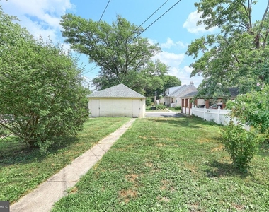 317 N Stratton Street - Photo Thumbnail 3