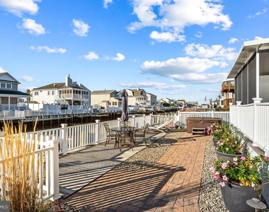 144 Peter Road - Photo Thumbnail 34