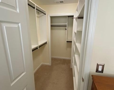 46 Powell - Photo Thumbnail 19