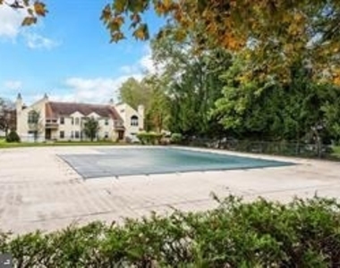 46 Powell - Photo Thumbnail 27