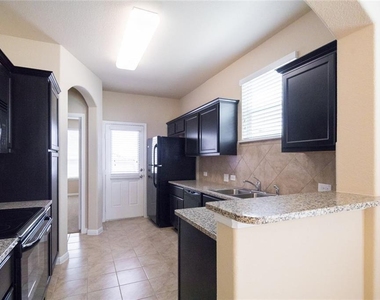 517 Katmai Cir - Photo Thumbnail 5