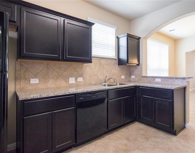 517 Katmai Cir - Photo Thumbnail 3