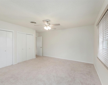 419 N Doak St - Photo Thumbnail 18