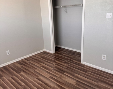 8807 Schick Rd - Photo Thumbnail 21