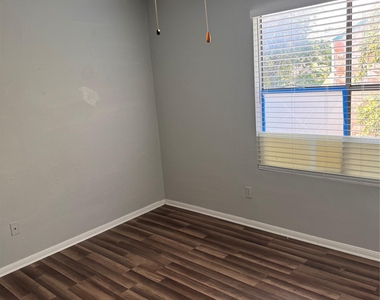8807 Schick Rd - Photo Thumbnail 19