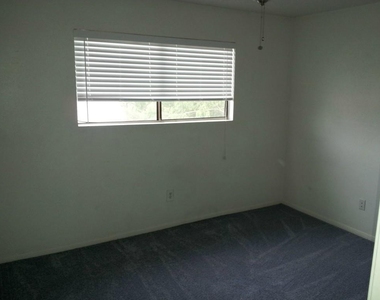 8807 Schick Rd - Photo Thumbnail 14