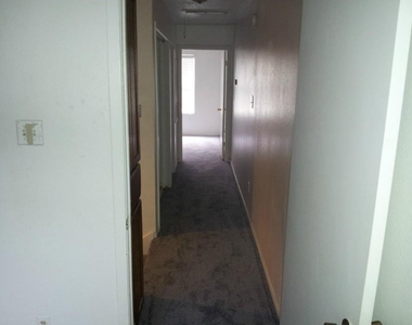 8807 Schick Rd - Photo Thumbnail 15