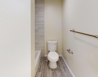 300 Broadway - Photo Thumbnail 9