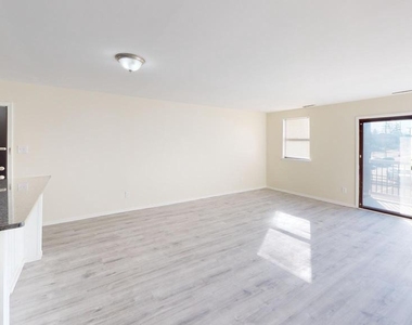 300 Broadway - Photo Thumbnail 1