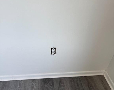 160 N Broad Street - Photo Thumbnail 5
