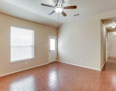 1120 Brendon Lee Ln - Photo Thumbnail 5