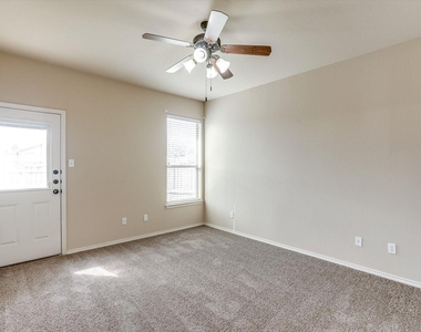 1120 Brendon Lee Ln - Photo Thumbnail 11