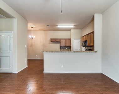 1120 Brendon Lee Ln - Photo Thumbnail 6