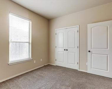 1120 Brendon Lee Ln - Photo Thumbnail 9