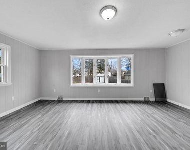 19 Mcclellan Avenue - Photo Thumbnail 8