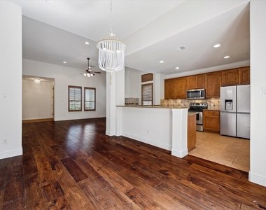 6201 River Place Blvd - Photo Thumbnail 8