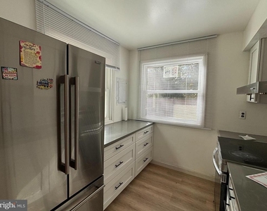2404 Bayberry Court - Photo Thumbnail 8