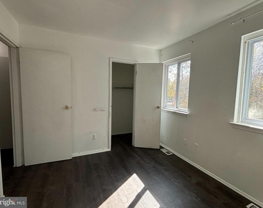 2404 Bayberry Court - Photo Thumbnail 16
