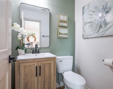 6920 Bryn Mawr Dr - Photo Thumbnail 9