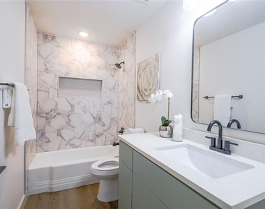 6920 Bryn Mawr Dr - Photo Thumbnail 7