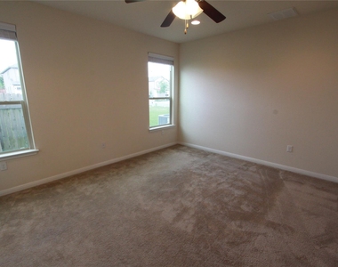 9304 Lost Bridge Ln - Photo Thumbnail 14
