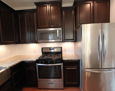 9304 Lost Bridge Ln - Photo Thumbnail 12