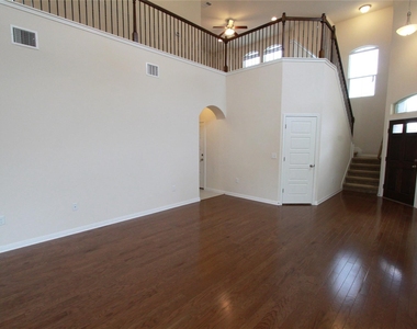 9304 Lost Bridge Ln - Photo Thumbnail 5