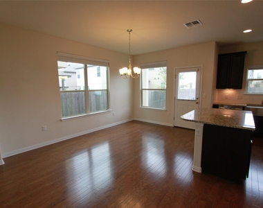 9304 Lost Bridge Ln - Photo Thumbnail 8