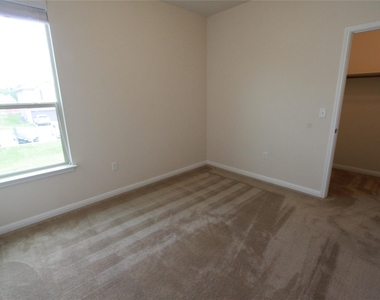 9304 Lost Bridge Ln - Photo Thumbnail 25