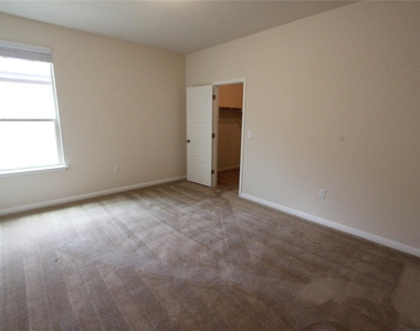 9304 Lost Bridge Ln - Photo Thumbnail 30