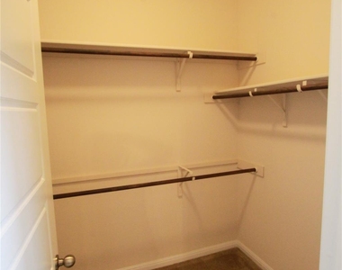 9304 Lost Bridge Ln - Photo Thumbnail 18