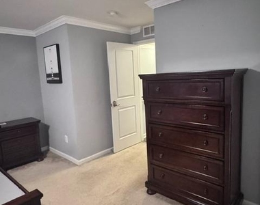 9600 Tealbriar Drive - Photo Thumbnail 5