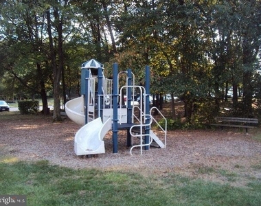 7814 Hanover Parkway - Photo Thumbnail 14