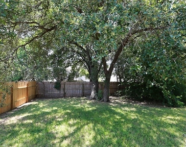 2107 Charlotte Estates Dr - Photo Thumbnail 17