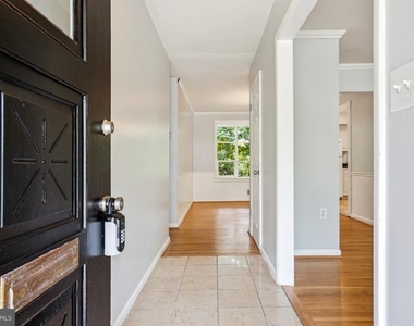 9017 Saint Andrews Place - Photo Thumbnail 4