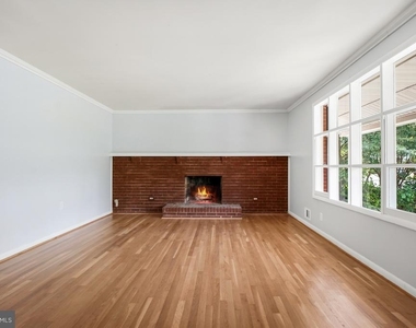 9017 Saint Andrews Place - Photo Thumbnail 5