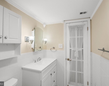 6034 Westchester Park Drive - Photo Thumbnail 19