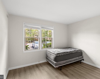 6034 Westchester Park Drive - Photo Thumbnail 15