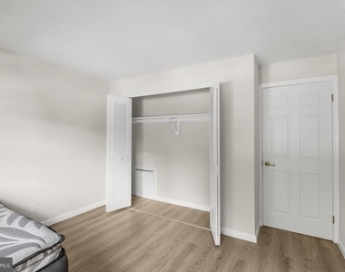 6034 Westchester Park Drive - Photo Thumbnail 16