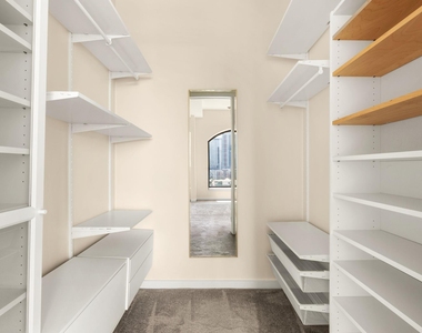 507 Sabine St - Photo Thumbnail 15