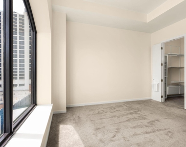 507 Sabine St - Photo Thumbnail 14