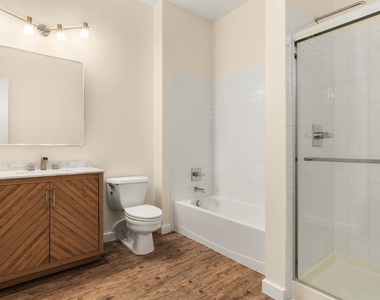 507 Sabine St - Photo Thumbnail 16