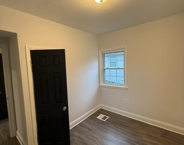 1629 Quarter Avenue - Photo Thumbnail 13