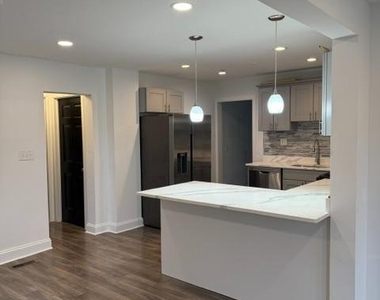 1629 Quarter Avenue - Photo Thumbnail 27