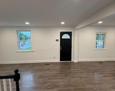 1629 Quarter Avenue - Photo Thumbnail 14