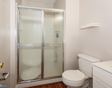 2406 Rosecroft Court - Photo Thumbnail 22